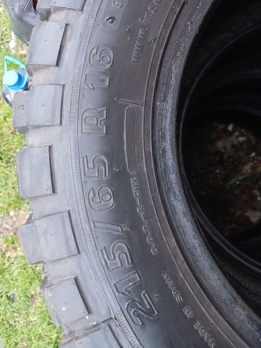 Резина 215/65 R  16 грязєва на 4 колеса