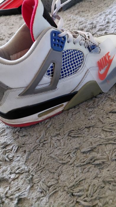 Чоловічі кросівки Nike Jordan 4, б/у, 43розмір
