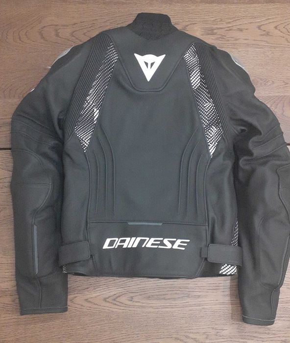 Dainese Avro 5 Lady/Mulher Leather/Pele T44 + Proteção de Costas