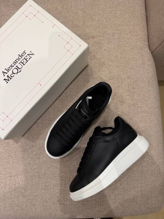 Tenis mcqueen novos 44