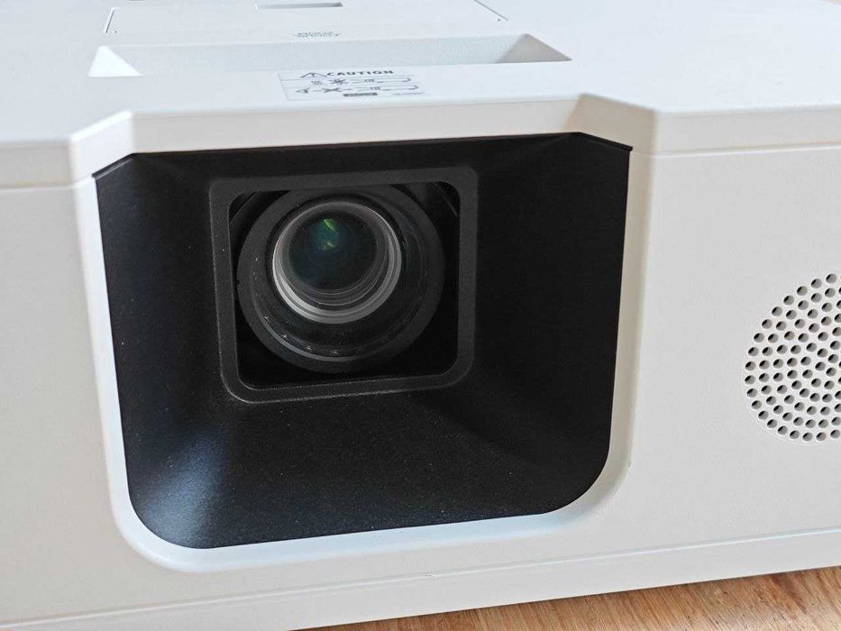 Проєктор Hitachi CP-WX5500 / 1280х800 / до 300 дюймів / Професійний