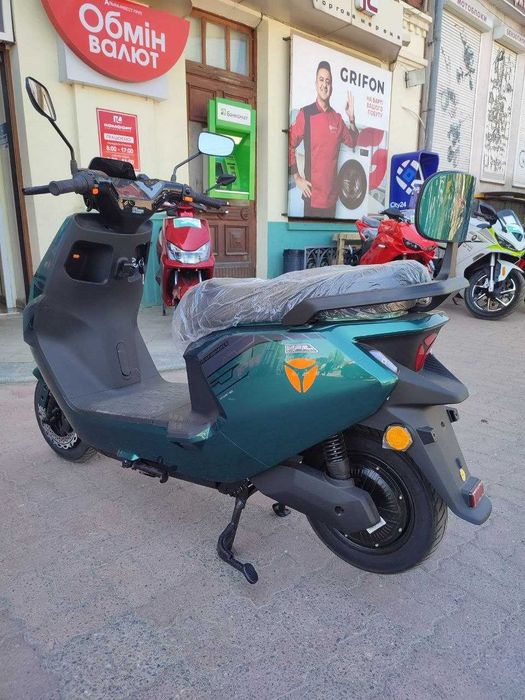 Електроскутери та електромотоцикли