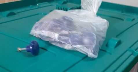 Vendo puxadores  de movies azuis em plastico