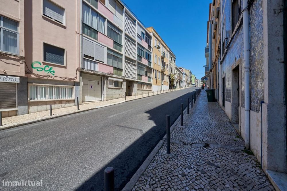 Quarto - localizado em Penha de França Lisbon