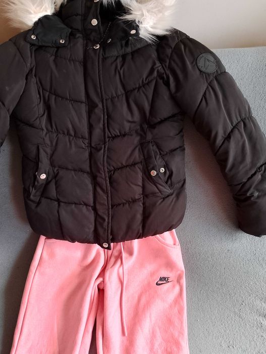 Nike + Bershka. Zestaw markowych ubrań.