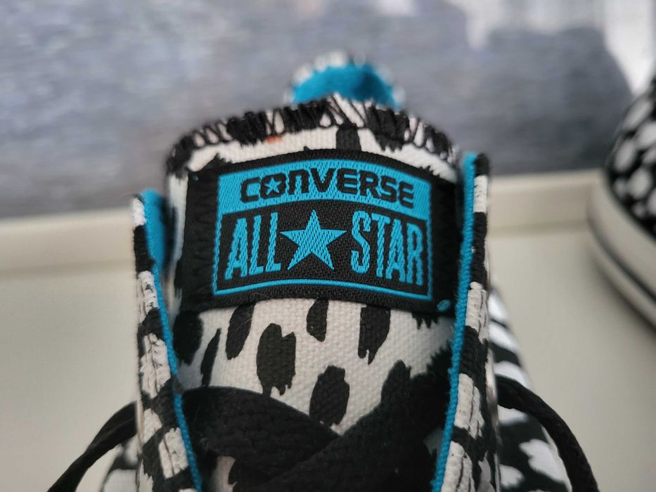 Nowe Converse all star czarno-białe animal pattern print z niebieskim