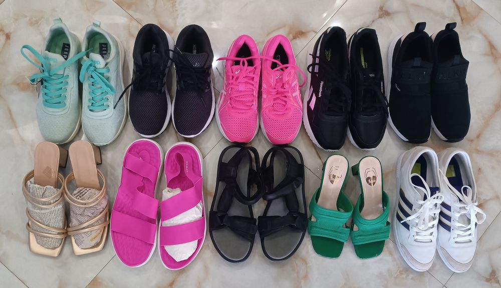 Кросівки,сандалі