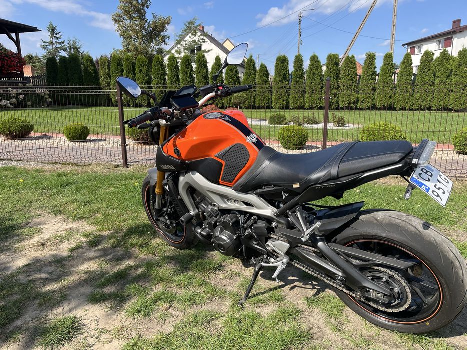 Yamaha MT09 Salon PL