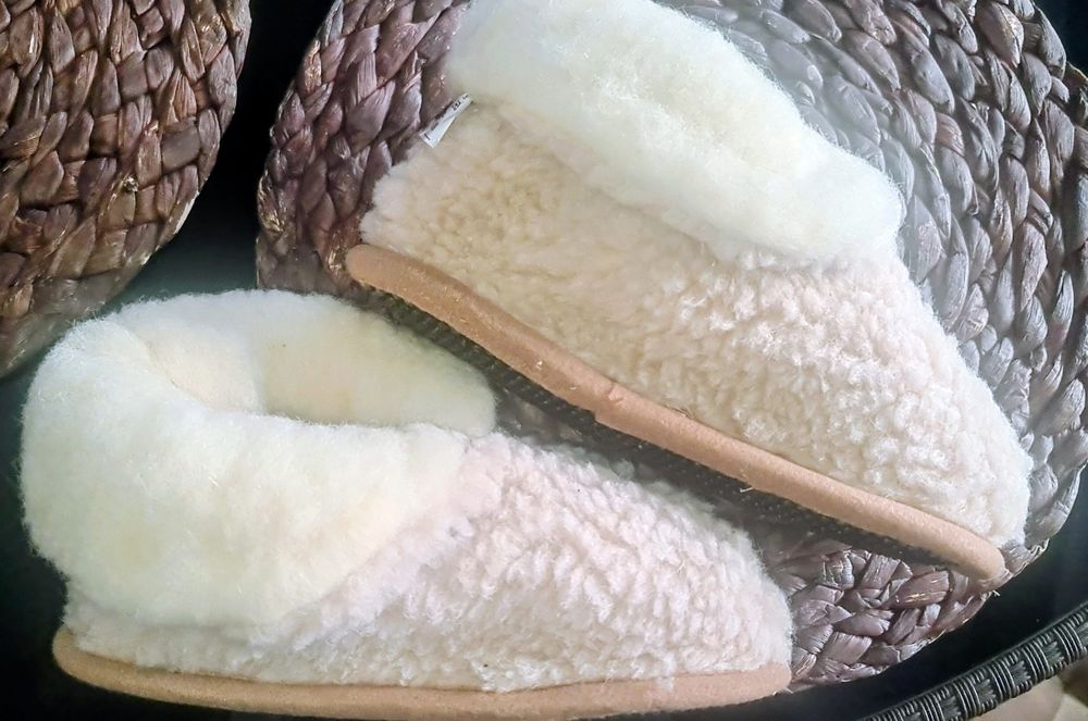 Wełniane pantofle nowe