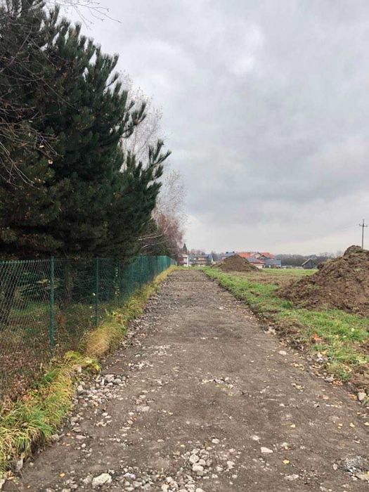 Budowa dróg dojazdowych, budowa i utwardzanie terenu,  Prace drogowe.