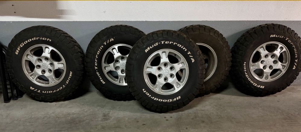 Jantes Mitsubishi Pajero 3.2 DiD e pneus BF Goodrich Mud
