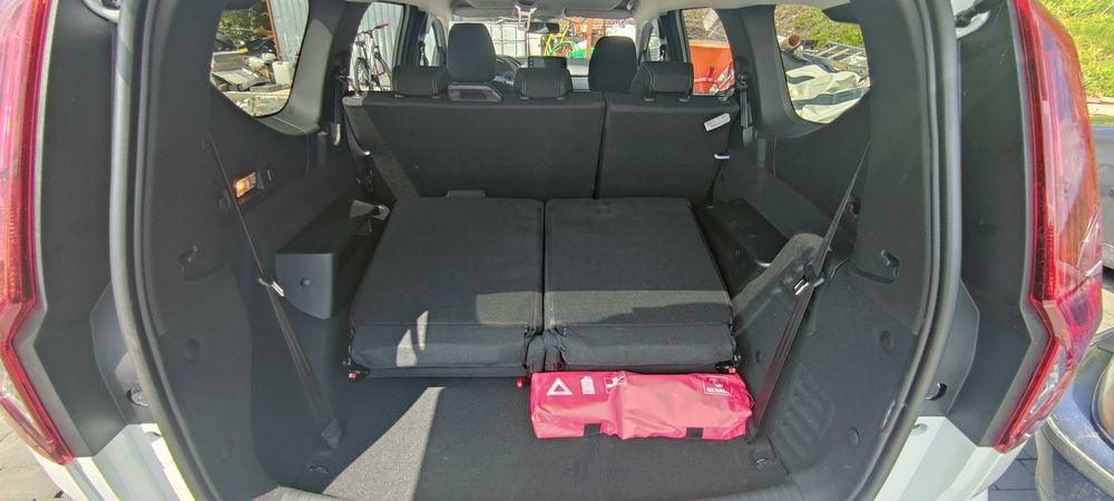 Wynajem samochód 7 osobowy  Dacia Jogger LPG