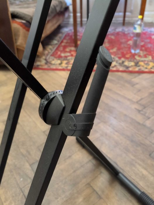 Стійка для клавішних gravity