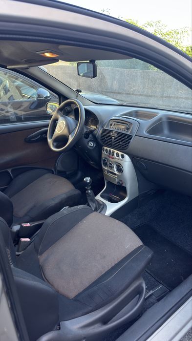 Fiat Punto 2003 - com algumas avarias — photo 5