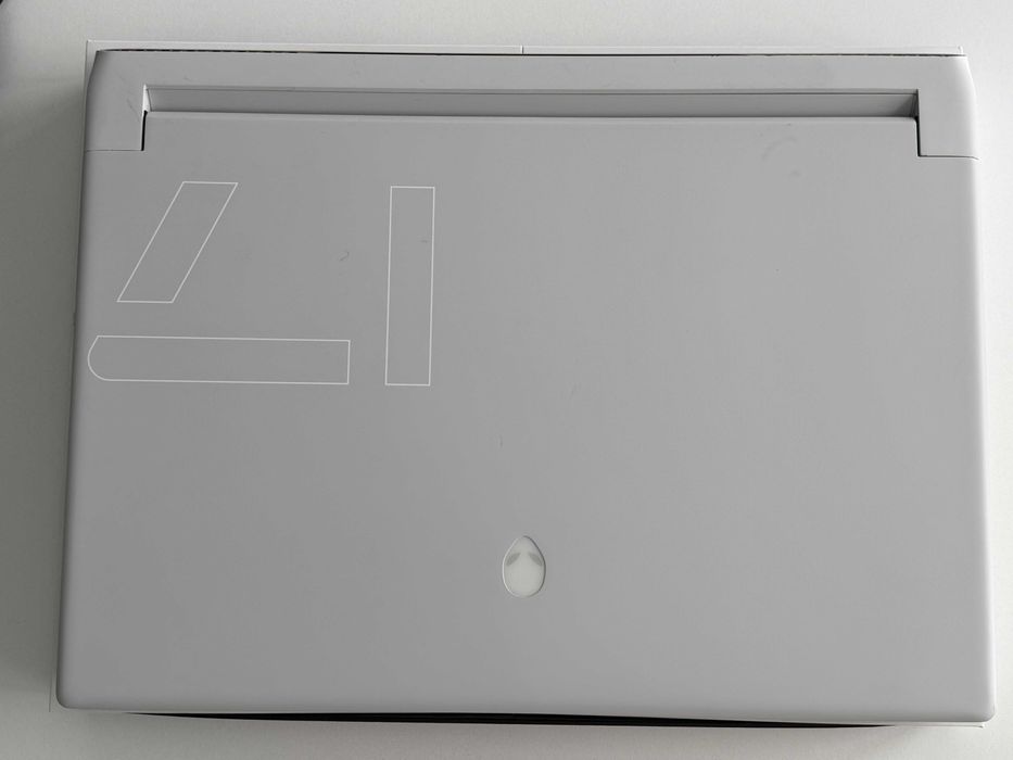 ALIENWARE X17 R1 | RTX 3080 16GB | 64GB RAM | 2TB SSD | SUPER STAN | FV23%