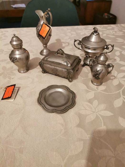 Tin Jars64551834733315122