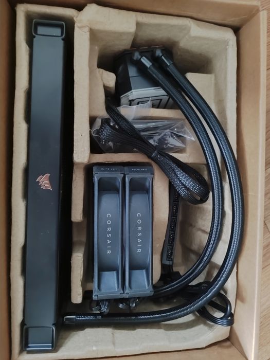 Corsair iCUE H100i ELITE CAPELLIX XT водяне охолодження