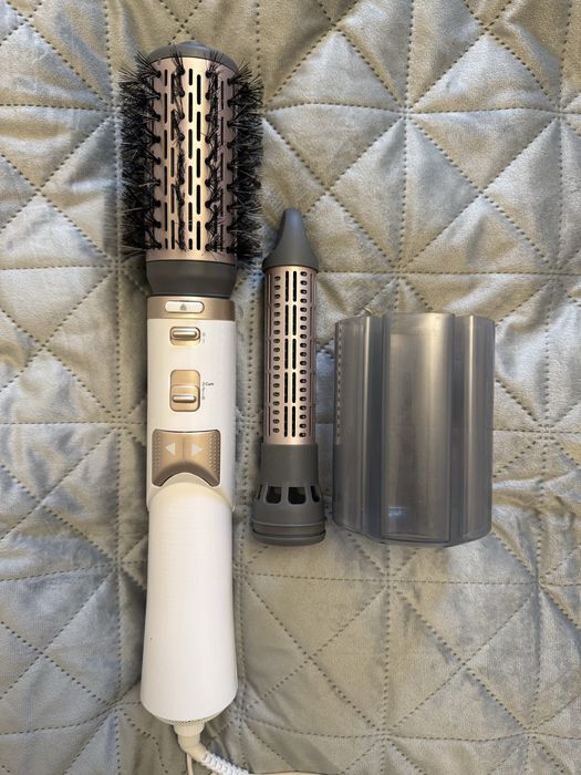 Фен-щітка PHILIPS Rotating volume brush HP8664/00