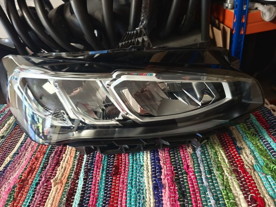 Farol direito Led BMW serie 2 sport Tourer G06