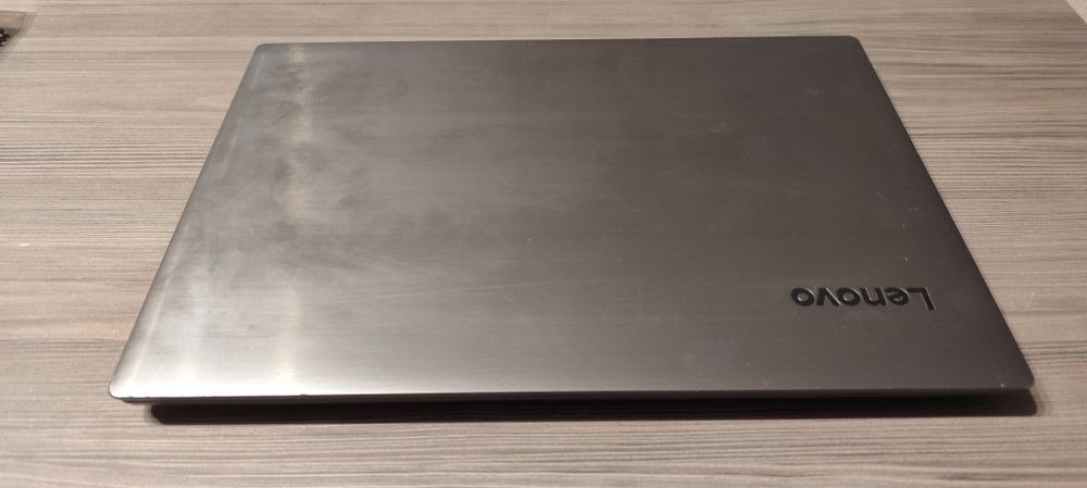 Laptop Lenovo V330-15IKB, i5-8250U 4x1.6GHz, 8GB RAM, 256GB SSD, 15.6" FHD, Windows 11 Pro