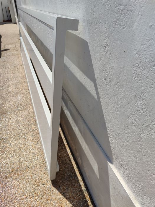 Vendo portão lacado a branco