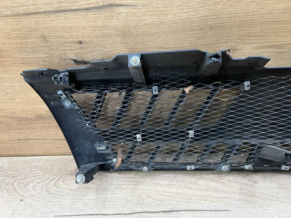 Grill atrapa zderzaka Mitsubishi Pajero