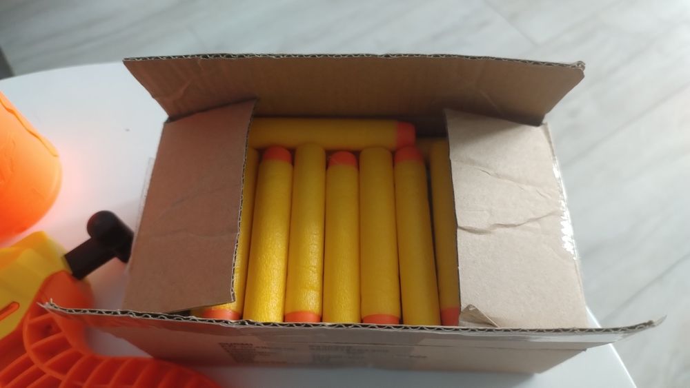 NERF - pistolety, butelki, naboje
