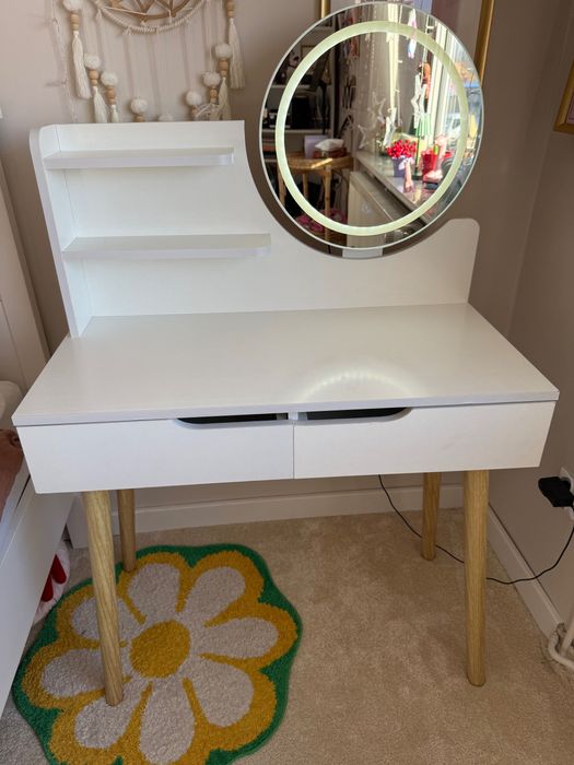 Toaletka dla dziewczynki