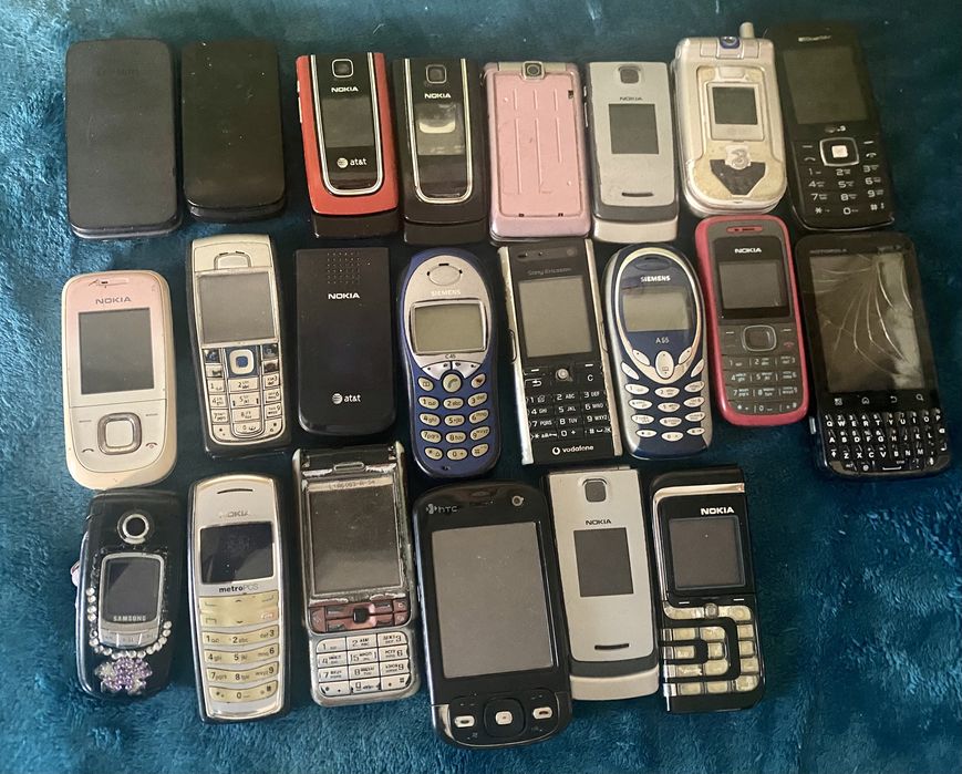 Лот телефонів на запчастини