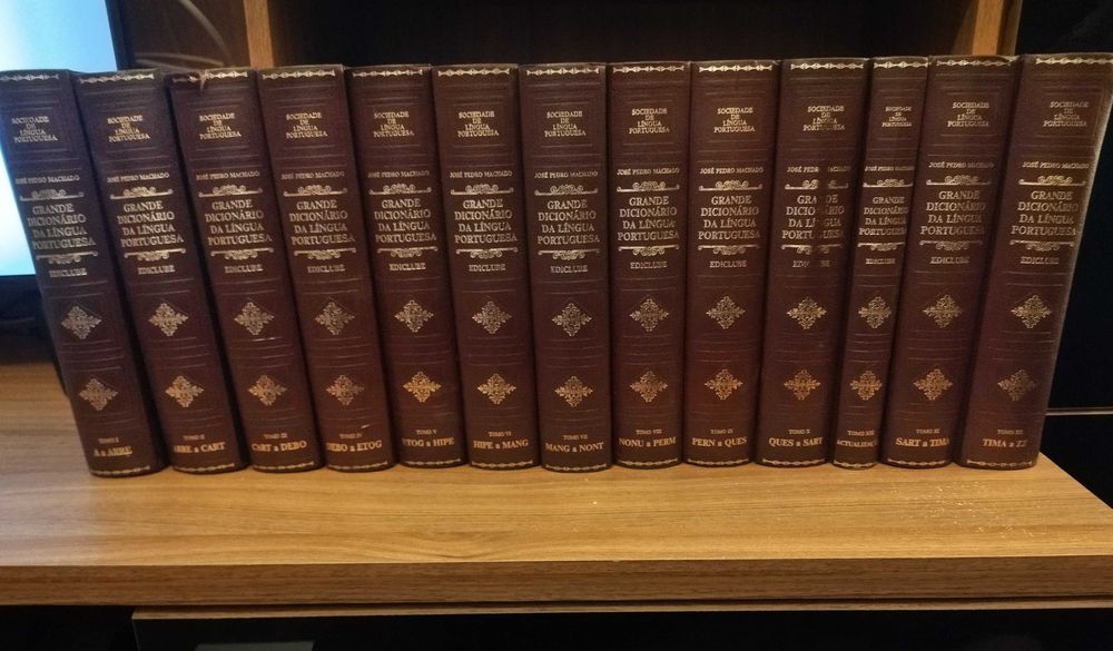 2 coleções de livros