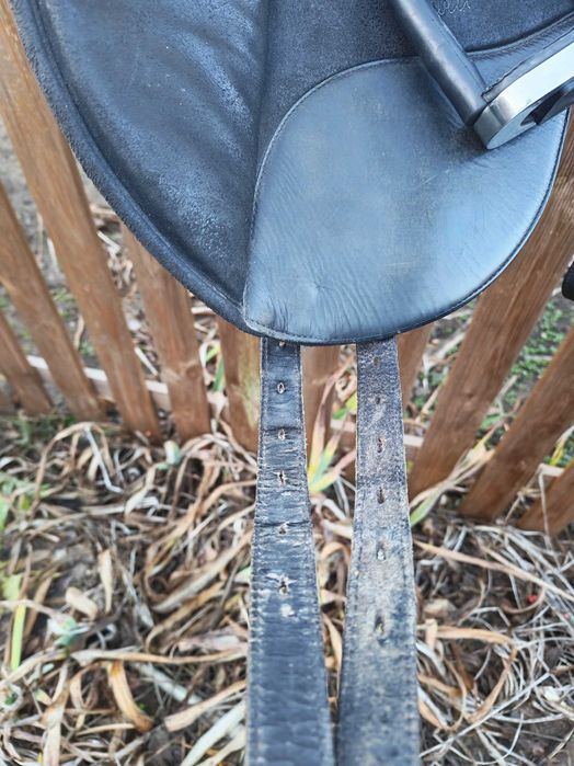 Siodło ujeżdżeniowe Wintec Isabell 17,5" – czerwony łęk