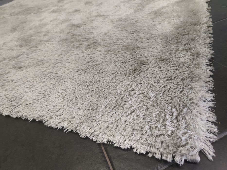 Carepete cinza claro