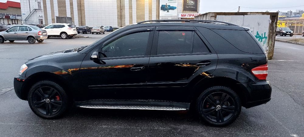 Продам Mercedes ML 350. Макс. комплектація.