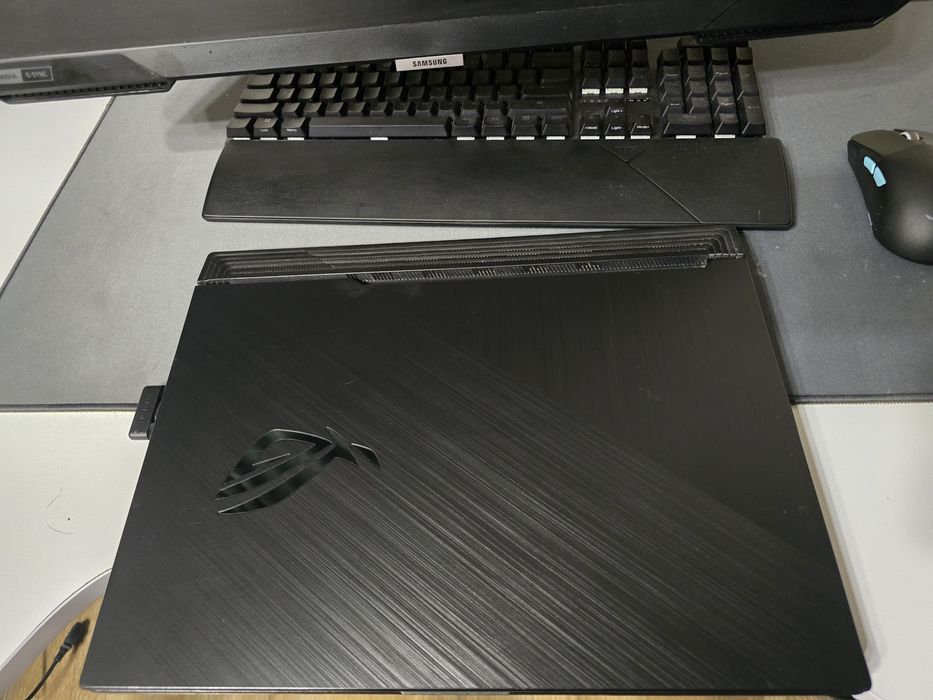 Asus Rog i5-10300H/GTX1650Ti/144HZ/DDR4-16/SSDm2-512/Батарея 3+ год.