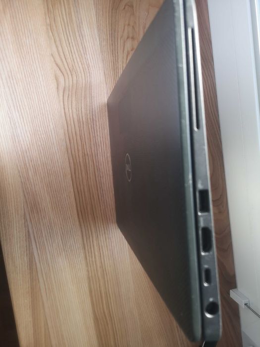 Laptop Dell Latitude 7300 z systemem Windows 11 bdb stan.