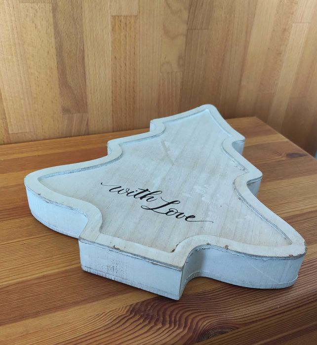 Drewniana choinka biała dekoracja