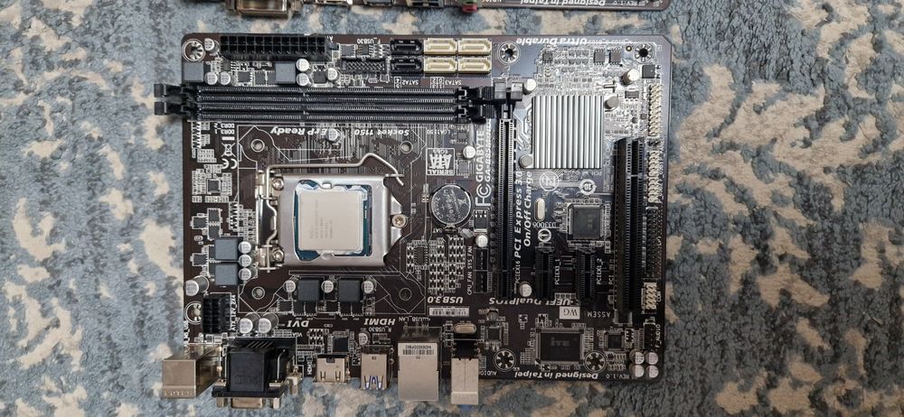 Płyta główna gigabyte ga-b85m-hd3g +Płyta fujitsu d3240 b13gs1