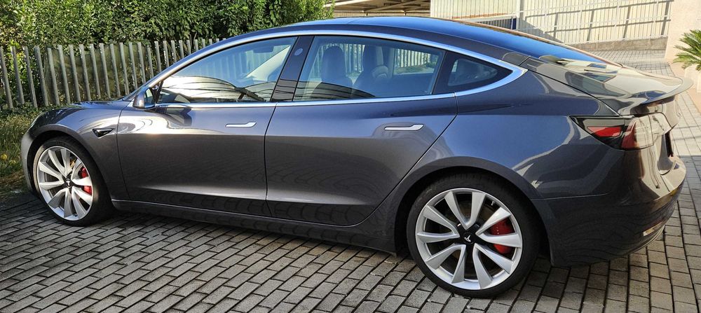 Tesla Model 3 Performance Dual Motor AWD