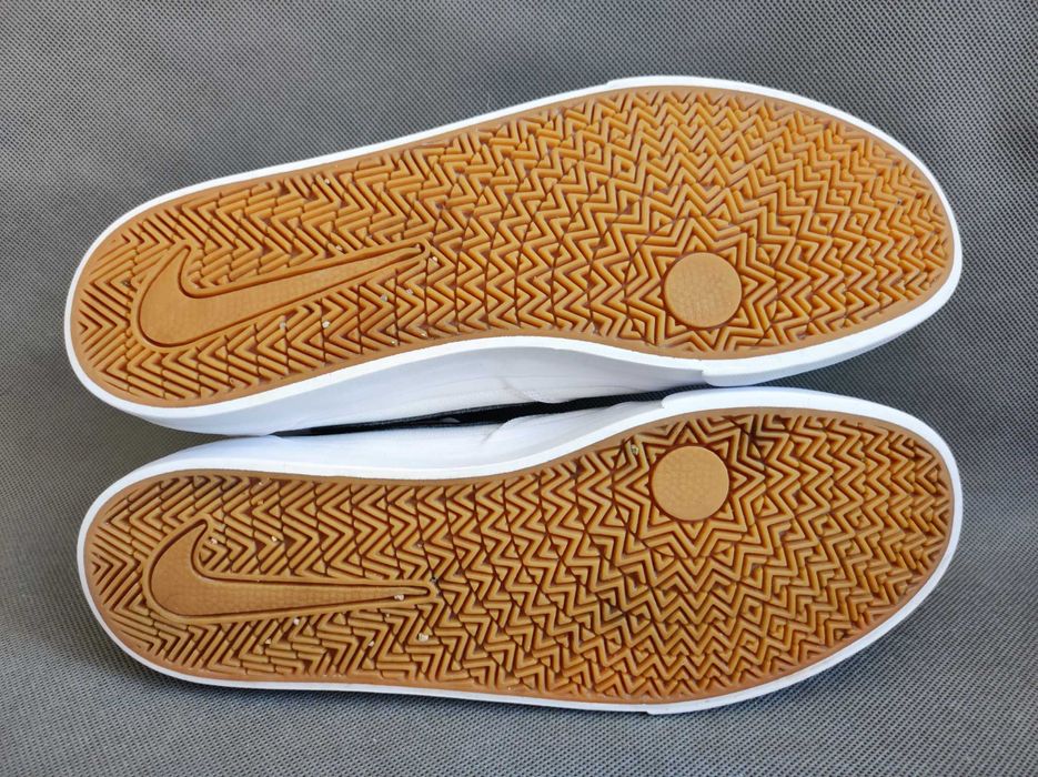 - Nike Sb Charge Canvas - Trampki r. 44