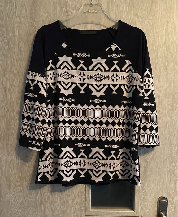 Bluzka materiał lejący r. S