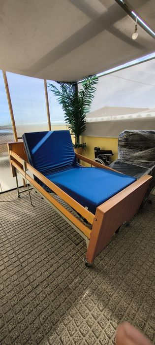 Cama articulada elétrica e elevatória hospitalar