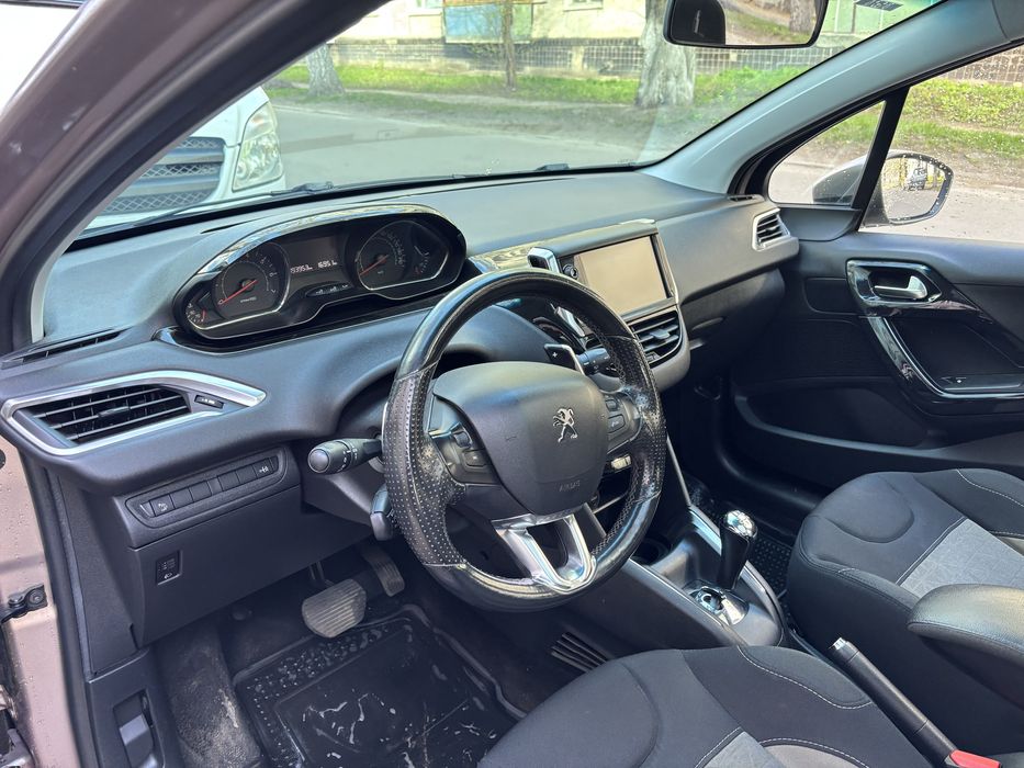 Peugeot 208 1.2 АКПП