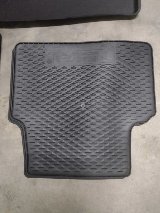 Tapetes de Borracha / TPE Originais (All-Weather) Cupra Born