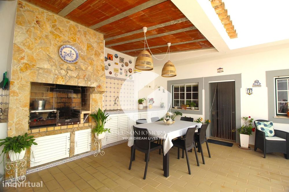 Moradia T3 Com Pátio Na Baixa De Olhão