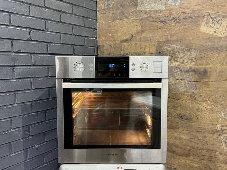 Продам духову шафу Siemens HB676G0S1. Конвекція. Доставлю.