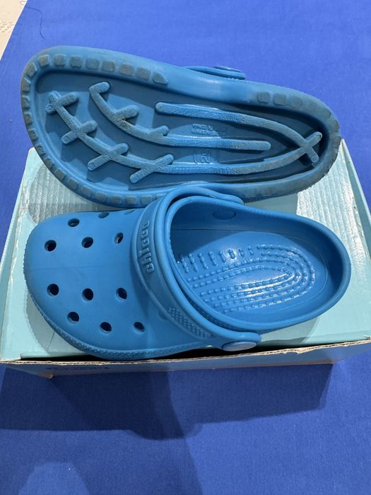 Vendo ‘crocs’ CHICCO número 25 como NOVAS