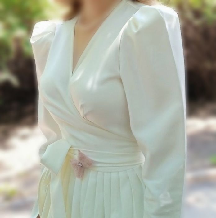 Елегантна біла сукня VOVK