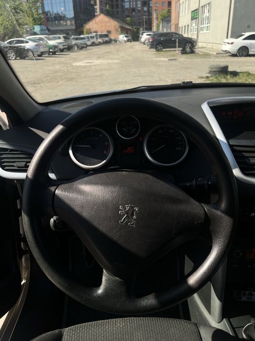 Машина,автомобіль Peugeot Пежо 207 хечбек.
