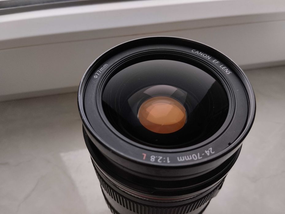 Обєктив Canon EF 24-70mm f/2.8L USM + Чохол, Бленда