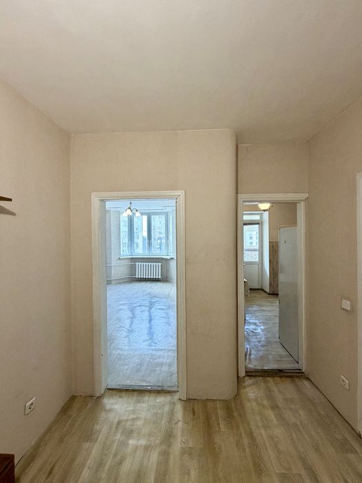 Продається 1 кімнтана квартира на ДВРЗ.Алматинська 39-З.Стара Дарниця.